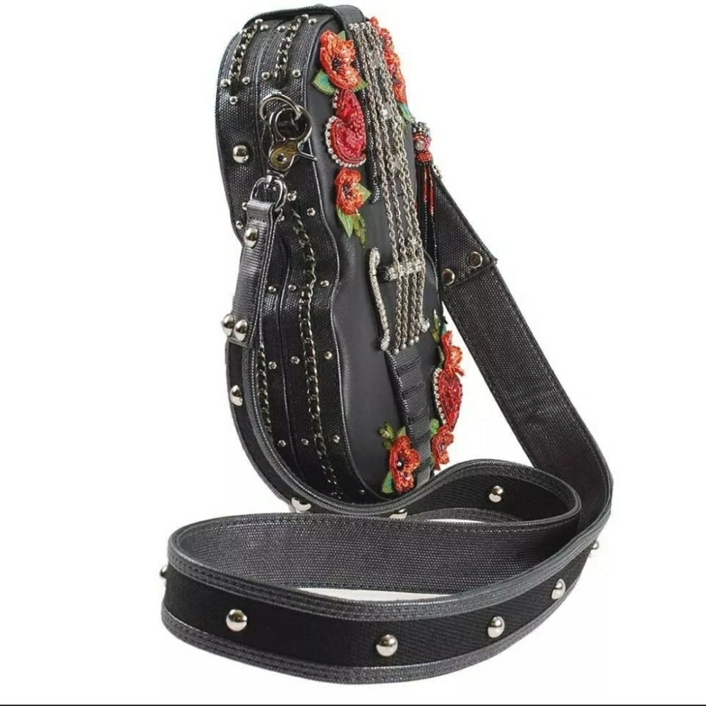 Mary Frances Heart String Leather guitar beaded Bag. Rare Luxury bag - Picture 2 of 7